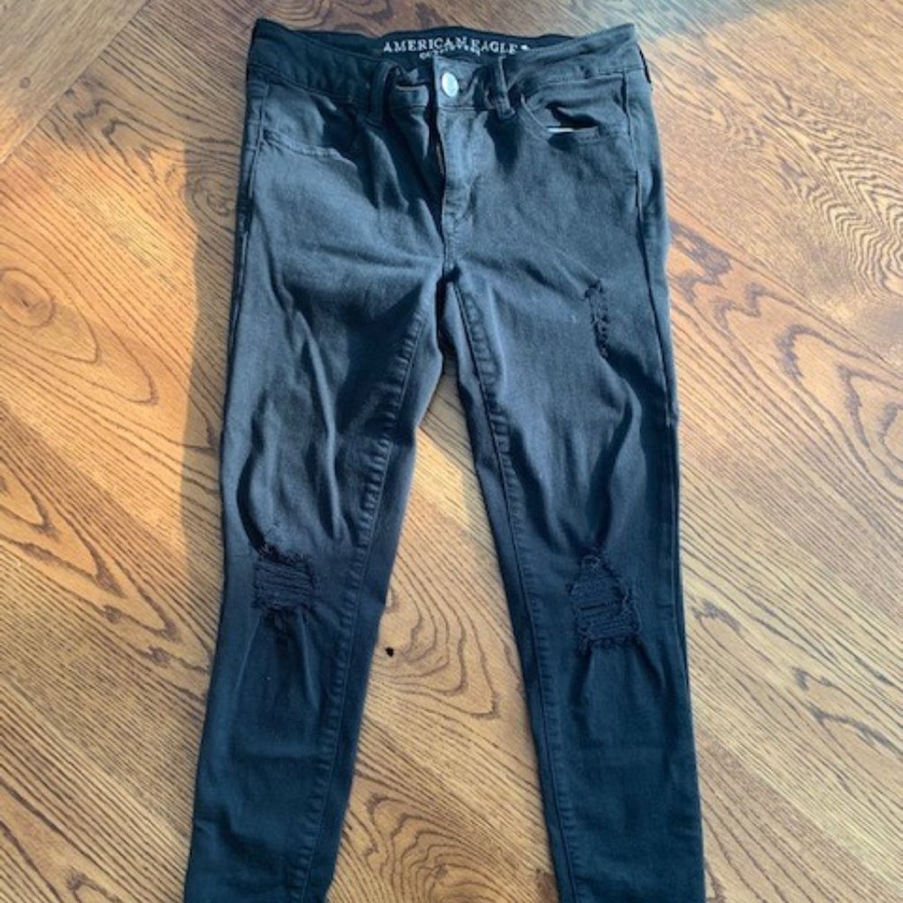 American Eagle Distressed Black Jegging Sz 4
